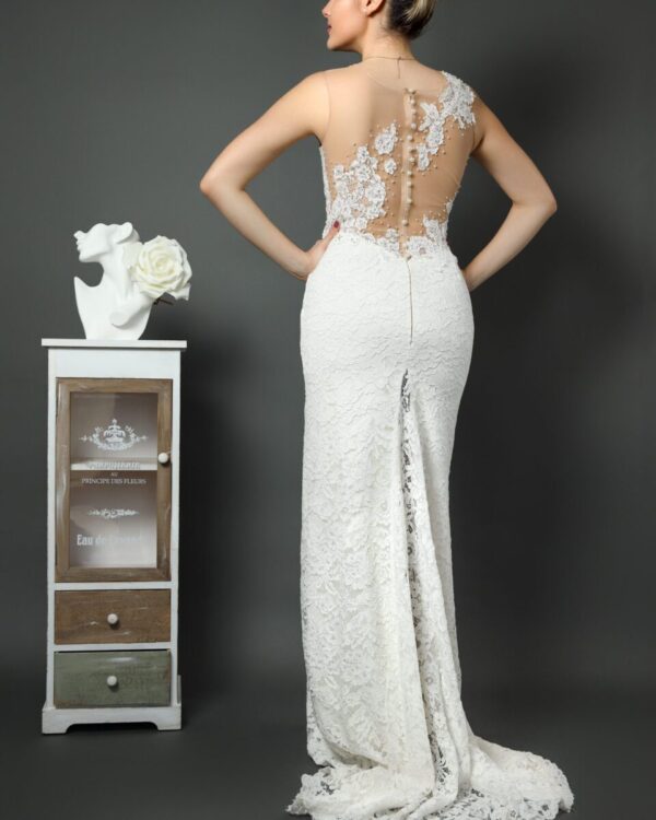 Boho νυφικό φόρεμα με δαντέλα και ανοιχτή πλάτη