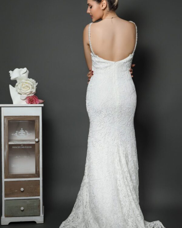 Γοργονέ νυφικό φόρεμα όλο δαντέλα με ουρά