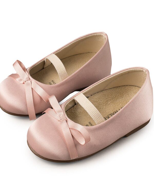 Χειροποίητα βαπτιστικά παπουτσάκια μπαρέτα σε ροζ από δέρμα και ύφασμα που αναπνέει. Ανατομικός δερμάτινος πάτος κατάλληλος για τα πρώτα βήματα του παιδιού. Ελληνικής ραφής