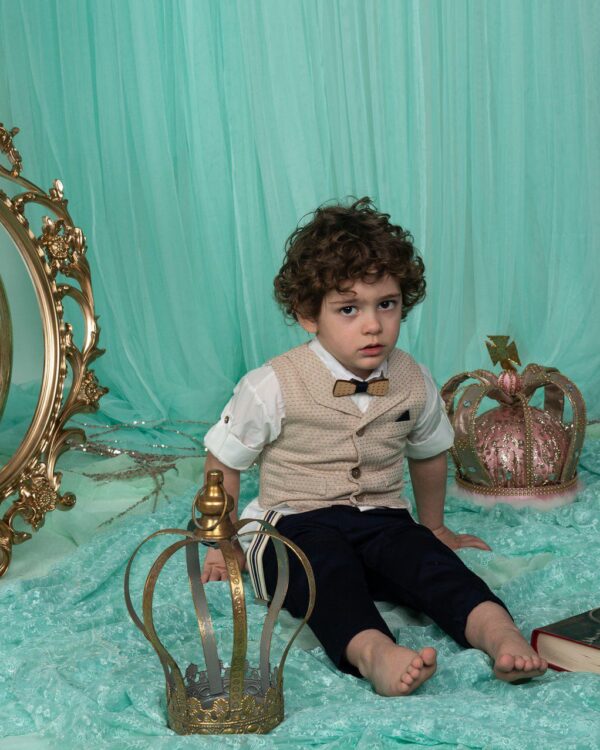 Βαπτιστικό κοστούμι σε navy blue με μπεζ , με γιλέκο, τιράντες και παπιγιόν