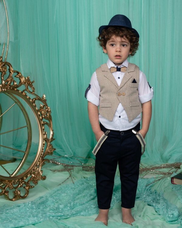 Βαπτιστικό κοστούμι σε navy blue με μπεζ , με ψάθινο καπέλο γιλέκο, τιράντες και παπιγιόν