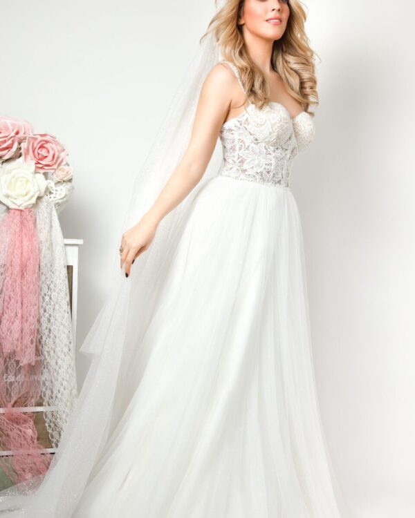 Εντυπωσιακό Νυφικό με μπούστο κορσάζ όλο δαντέλα