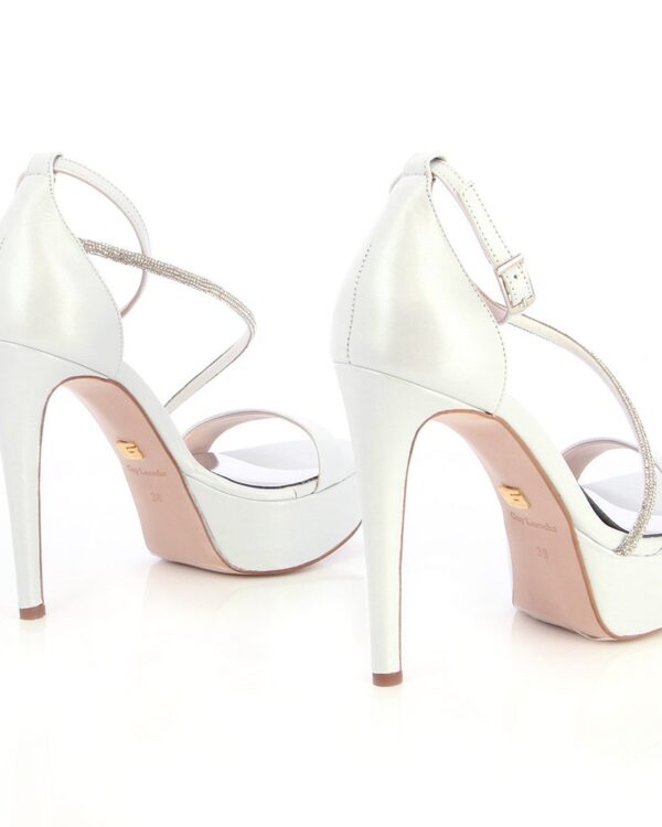 Νυφικά παπούτσια Guy Laroche λευκά