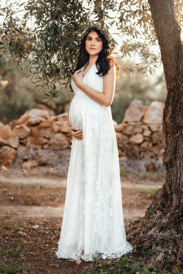 Νυφικό φόρεμα με δαντέλα ιδανικό για εγκυμοσύνη