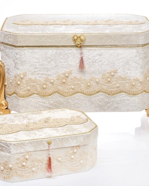 Πλήρες σετ βάπτισης Vintage με βελούδινο μπαούλο