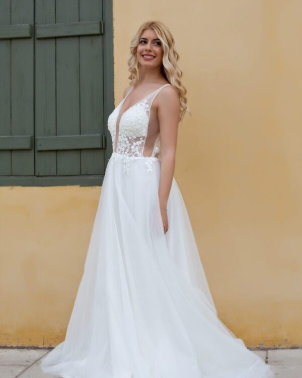 Εντυπωσιακό Νυφικό με ανοιχτή πλάτη