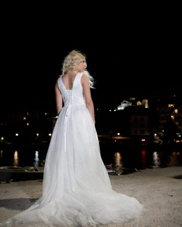 Εντυπωσιακό Νυφικό με γκλίτερ τούλι