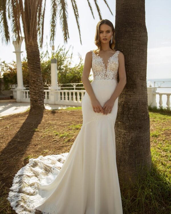 Εντυπωσιακό γοργονέ Νυφικό με ουρά