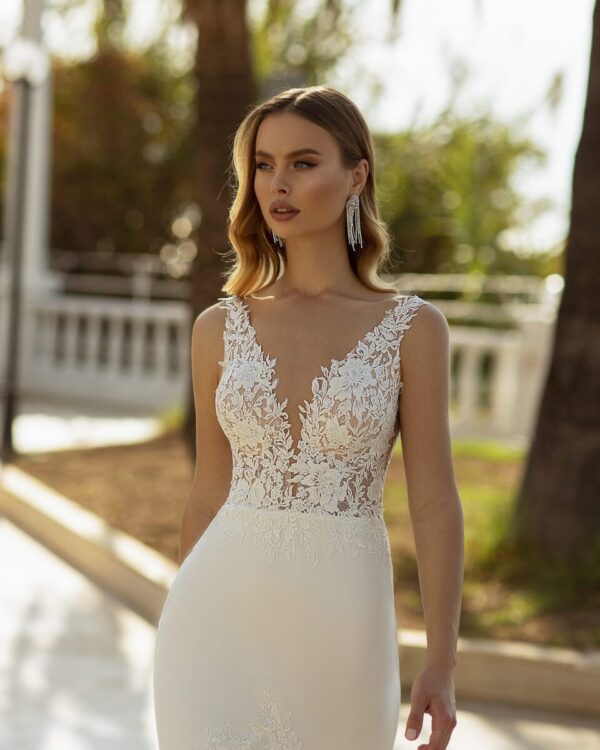 Εντυπωσιακό γοργονέ Νυφικό με ουρά