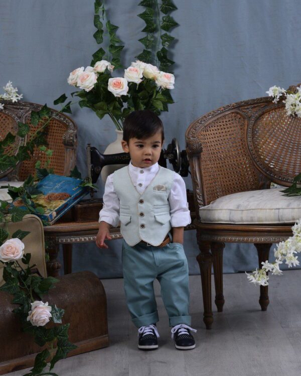 Βαπτιστικό κοστούμι σε γήινες αποχρώσεις