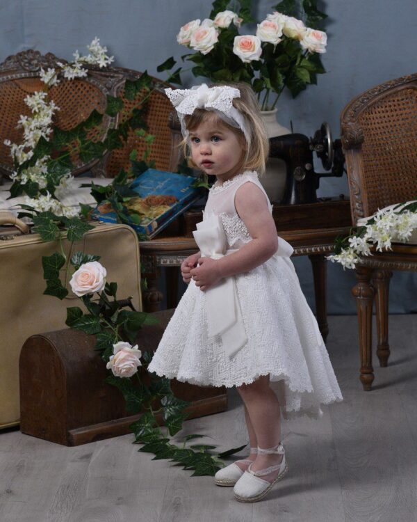 Vintage βαπτιστικό φόρεμα σε λευκό με ουρά