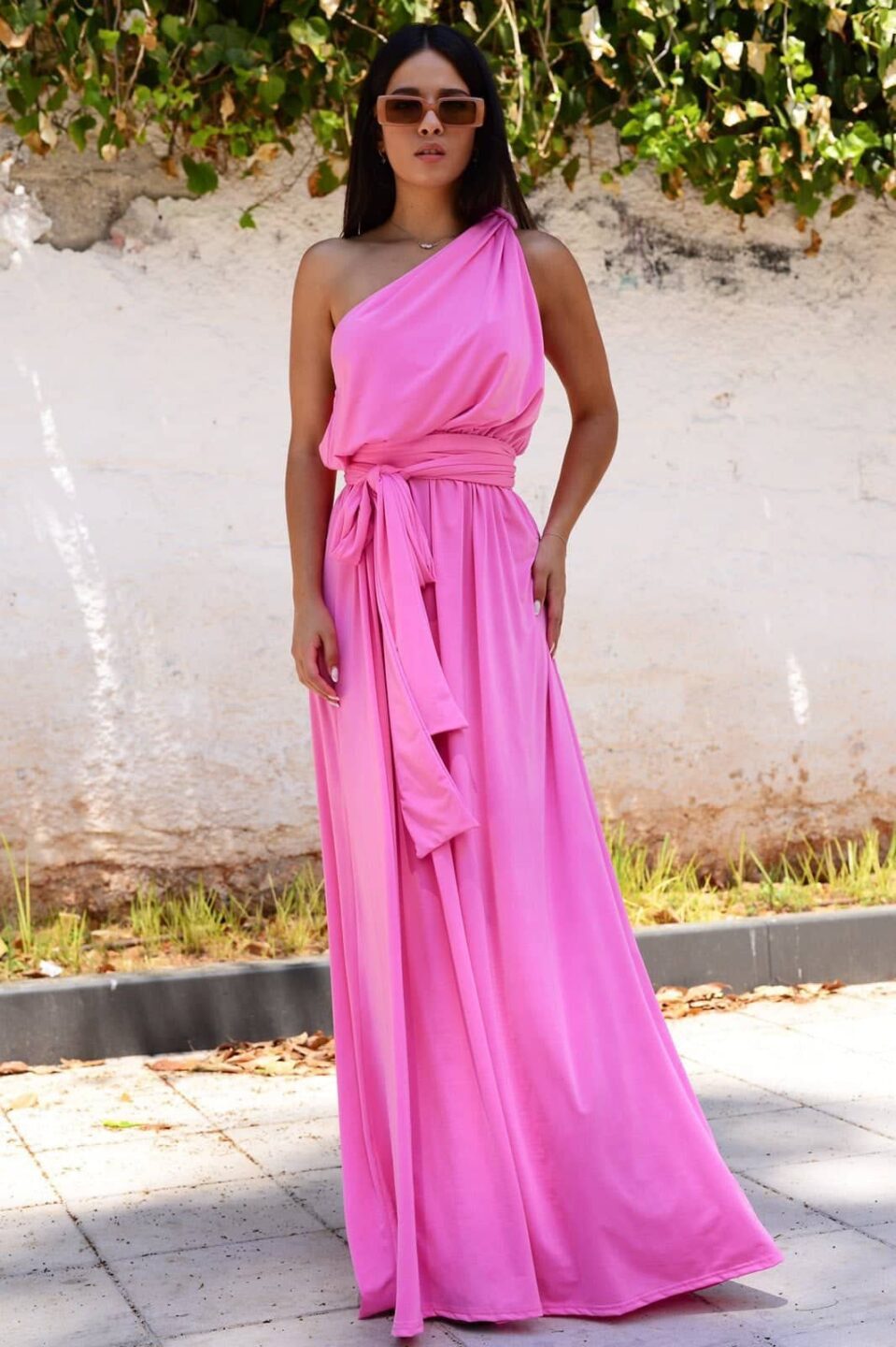 Maxi φόρεμα με έναν ώμο σε ροζ