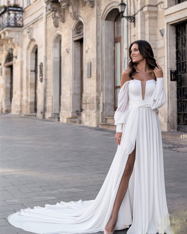 Αέρινο νυφικό έξωμο με μανίκι