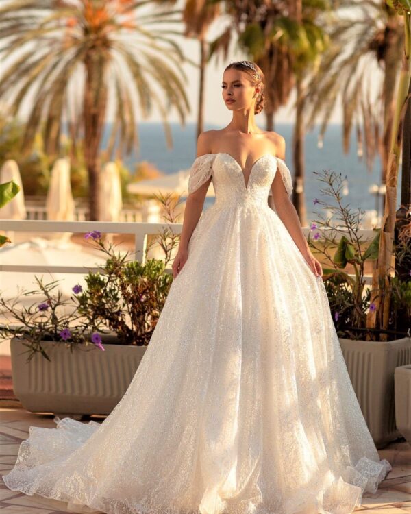 romantiko-nyfiko-straples-me-gkliter-touli-miss-vanity