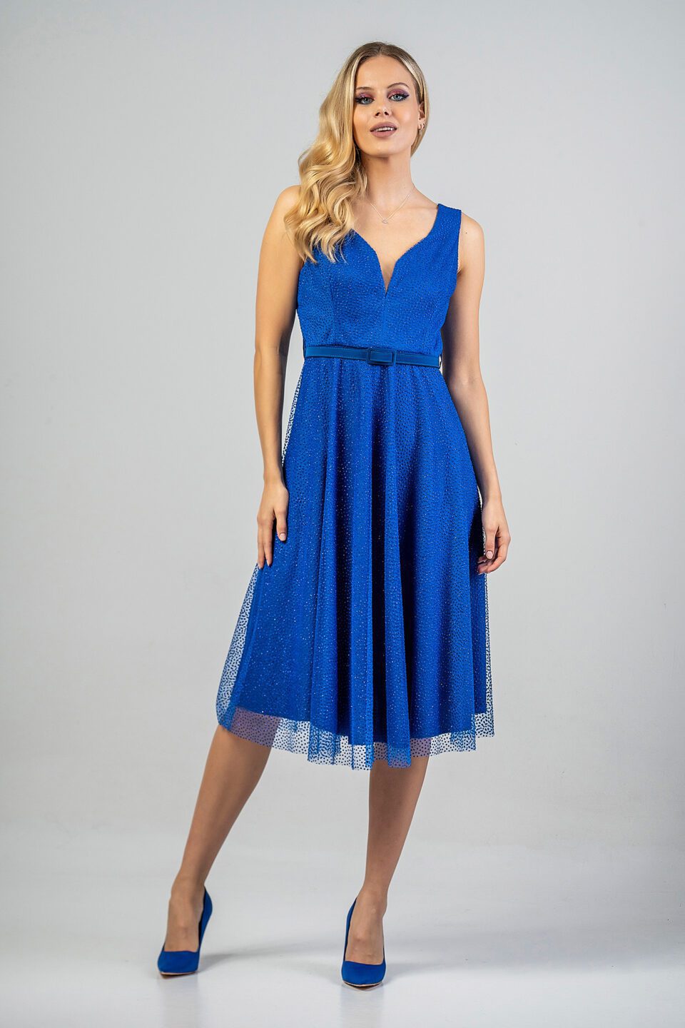 Midi φόρεμα ανάγλυφο σε μπλε ρουά