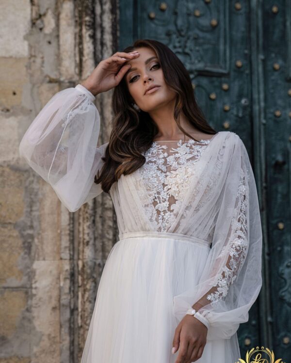 nifiko me apospomeno touli k oura