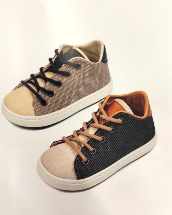 sneakers se dixrοmia