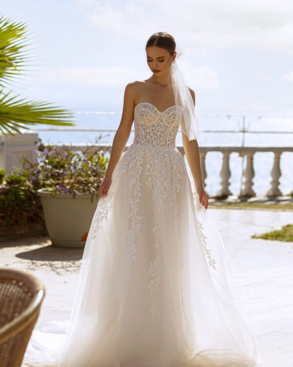 straples nifiko romantiko