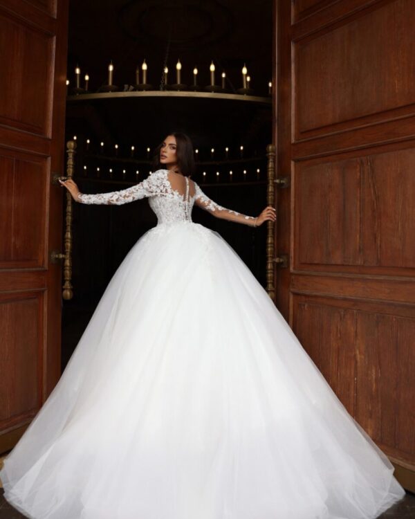 romantiko-nyfiko-me-kentita-manikia-kai-oura-miss-vanity