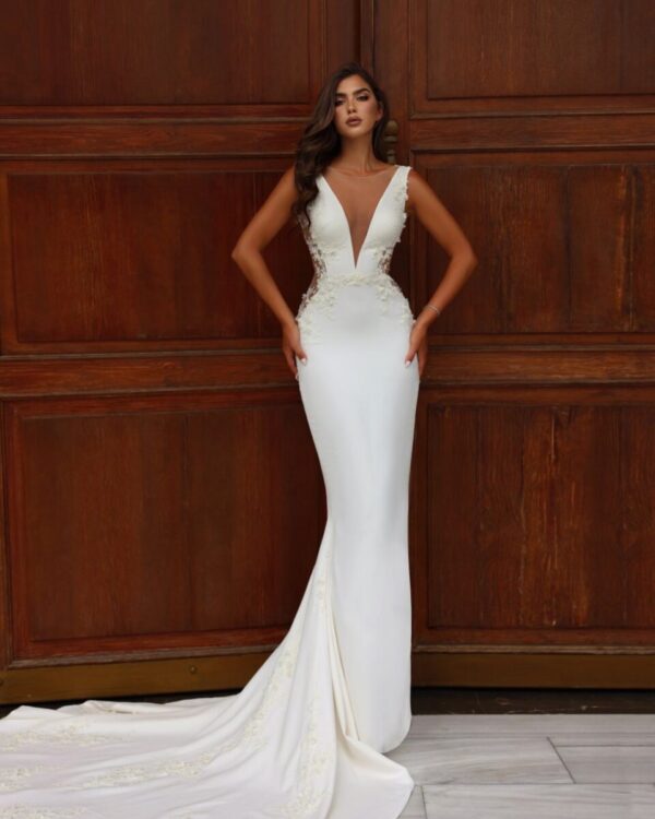 Γοργονέ νυφικό με αποσπώμενη φούστα