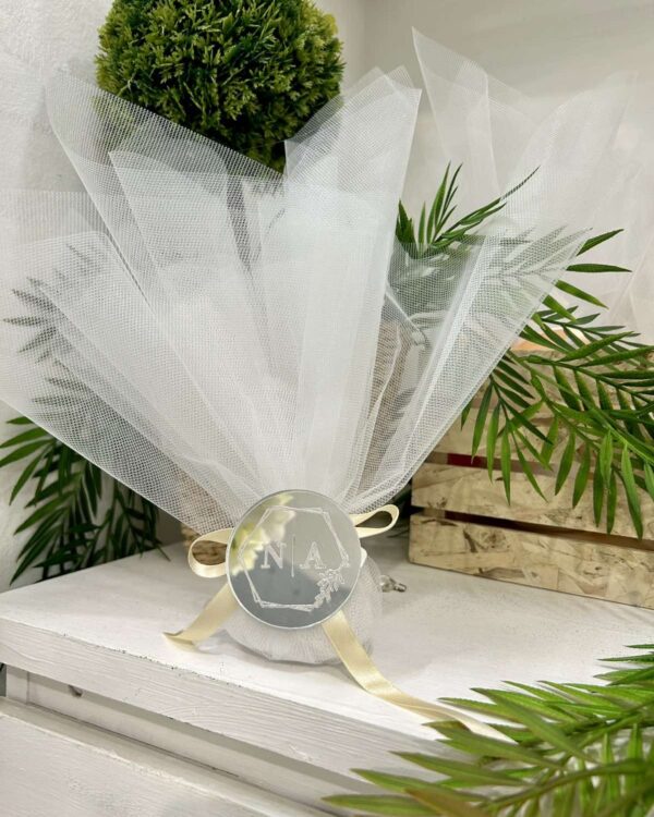 Μπομπονιέρα γάμου με χαραγμένα μονογράμματα