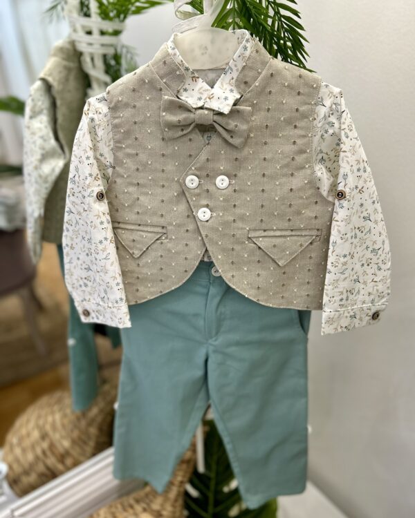 Βαπτιστικό κουστούμι σε απαλά χρώματα