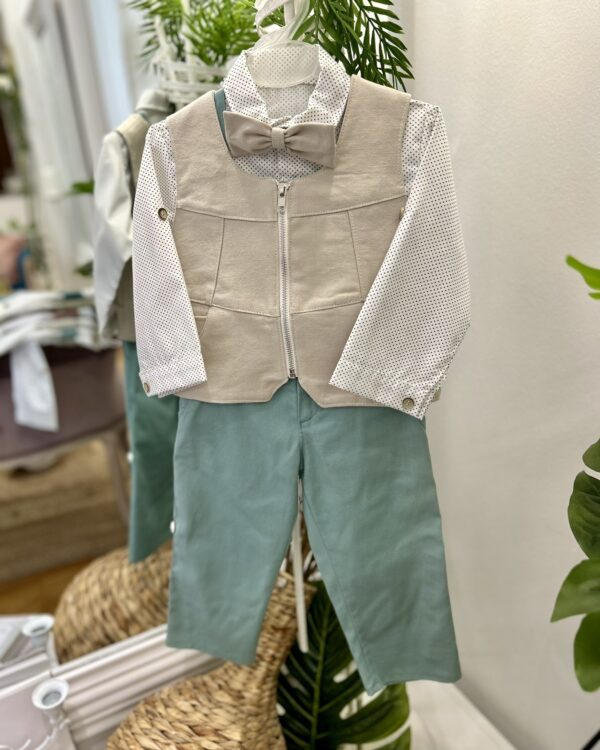 Βαπτιστικό κουστούμι με ιδιαίτερο γιλέκο