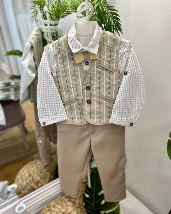 Βαπτιστικό κουστούμι σε μπεζ χρώματα