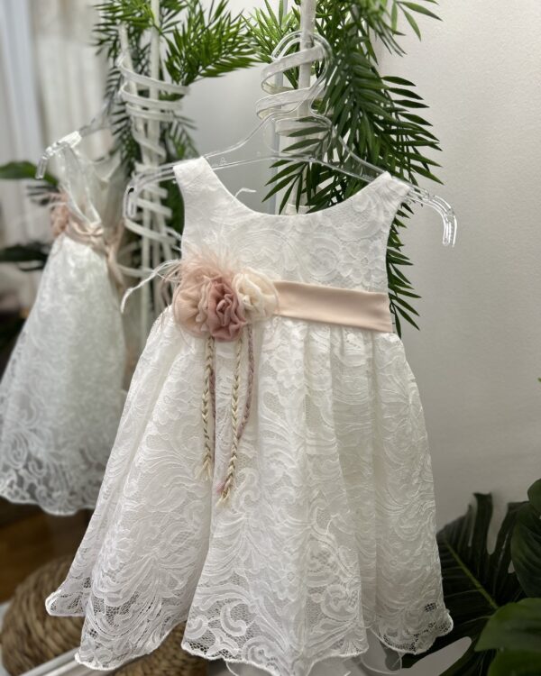 Βαπτιστικό φόρεμα από δαντέλα και ροζ λουλούδια