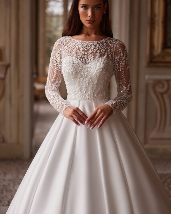 Αριστοκρατικό νυφικό με μανίκια