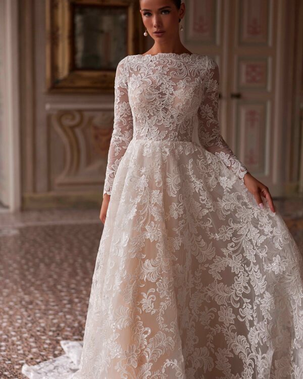 Ρομαντικό νυφικό όλο δαντέλα