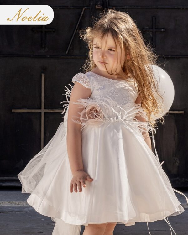 Βαπτιστικό φόρεμα διακοσμημένο με λουλούδια και φτερά