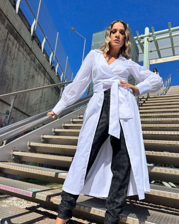 Αέρινη πουκαμίσα ασύμμετρη