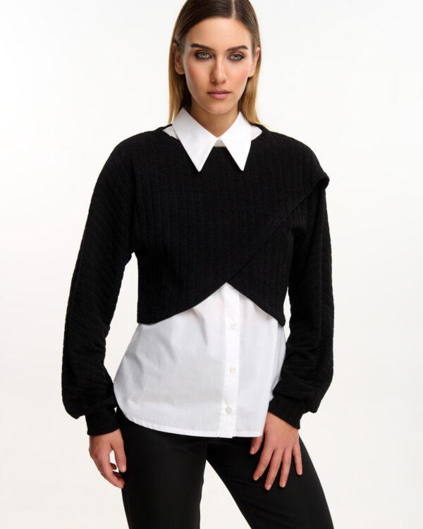 Γυναικείο πουκάμισο με κοντό ασύμμετρο μπλουζάκι