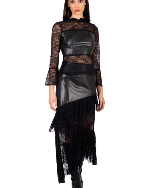 Μαύρο δερμάτινο σετ φούστα και μπλουζάκι