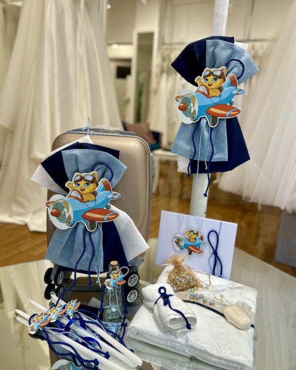 vaptisi-agoriou-paketo-vaptisis-me-thema-gatoula-sto-aeroplano