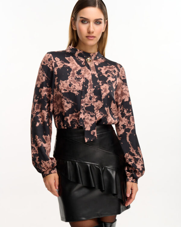 Γυναικεία φλοράλ μπλούζα με σχέδιο στο λαιμό