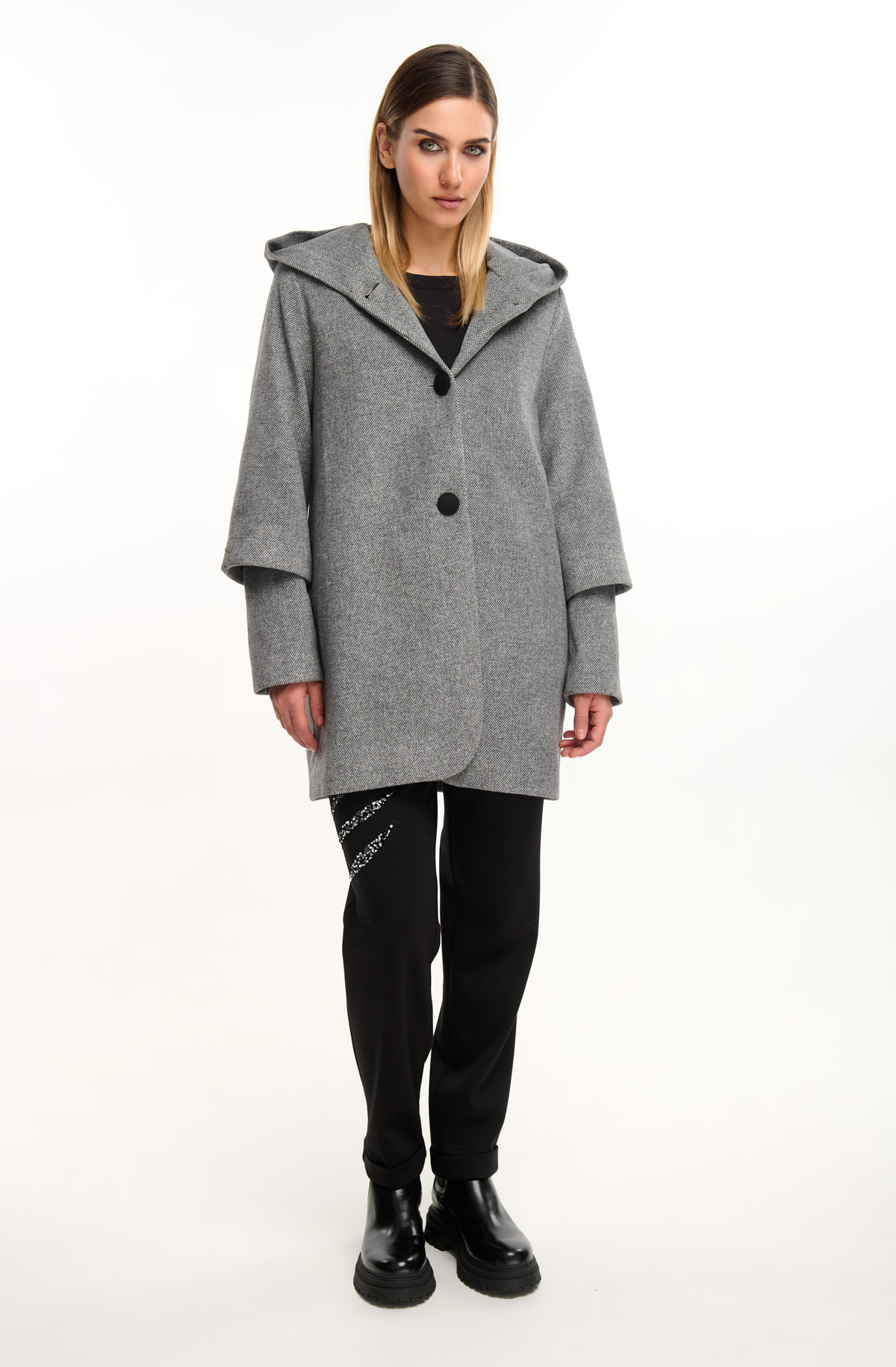 Παλτό με κουκούλα και αποσπώμενη γούνα στα μανίκια