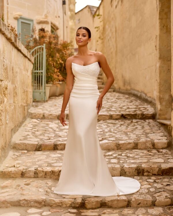 Νυφικό φόρεμα Στράπλες με Πέρλες