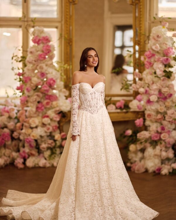 Exclusive νυφικό φόρεμα σε A Γραμμή με Γαλλική Δαντέλα