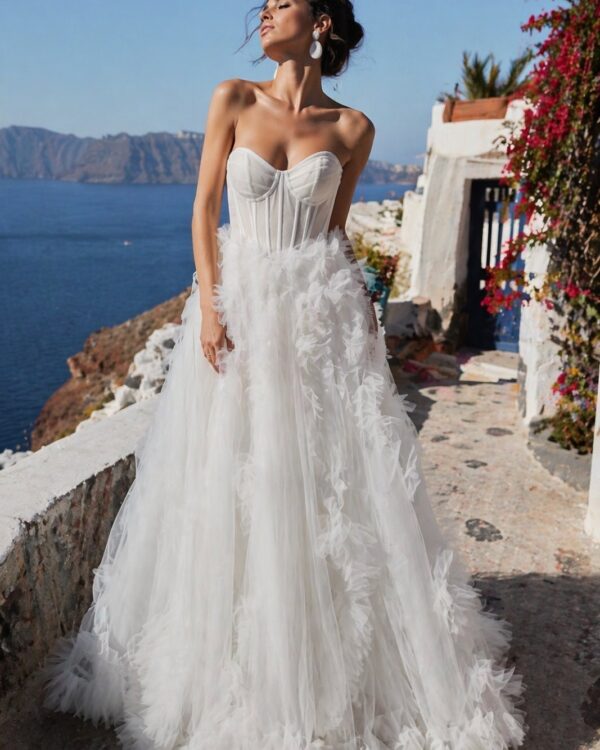 Αέρινο ρομαντικό νυφικό από φίνο τούλι & μπούστο / Miss Vanity